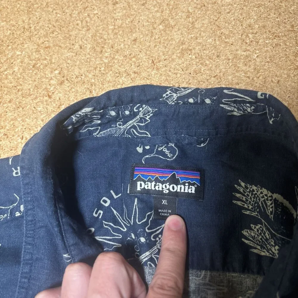 Patagonia Back Step Shirt AOP Short Sleeve Button Up Men’s Size XL